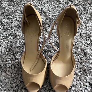 Ivanka Trump 7.5 Tan/Nude Patent